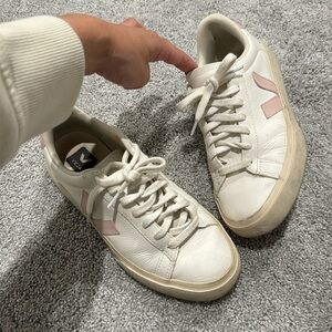 Veja gently used sneakers US 7